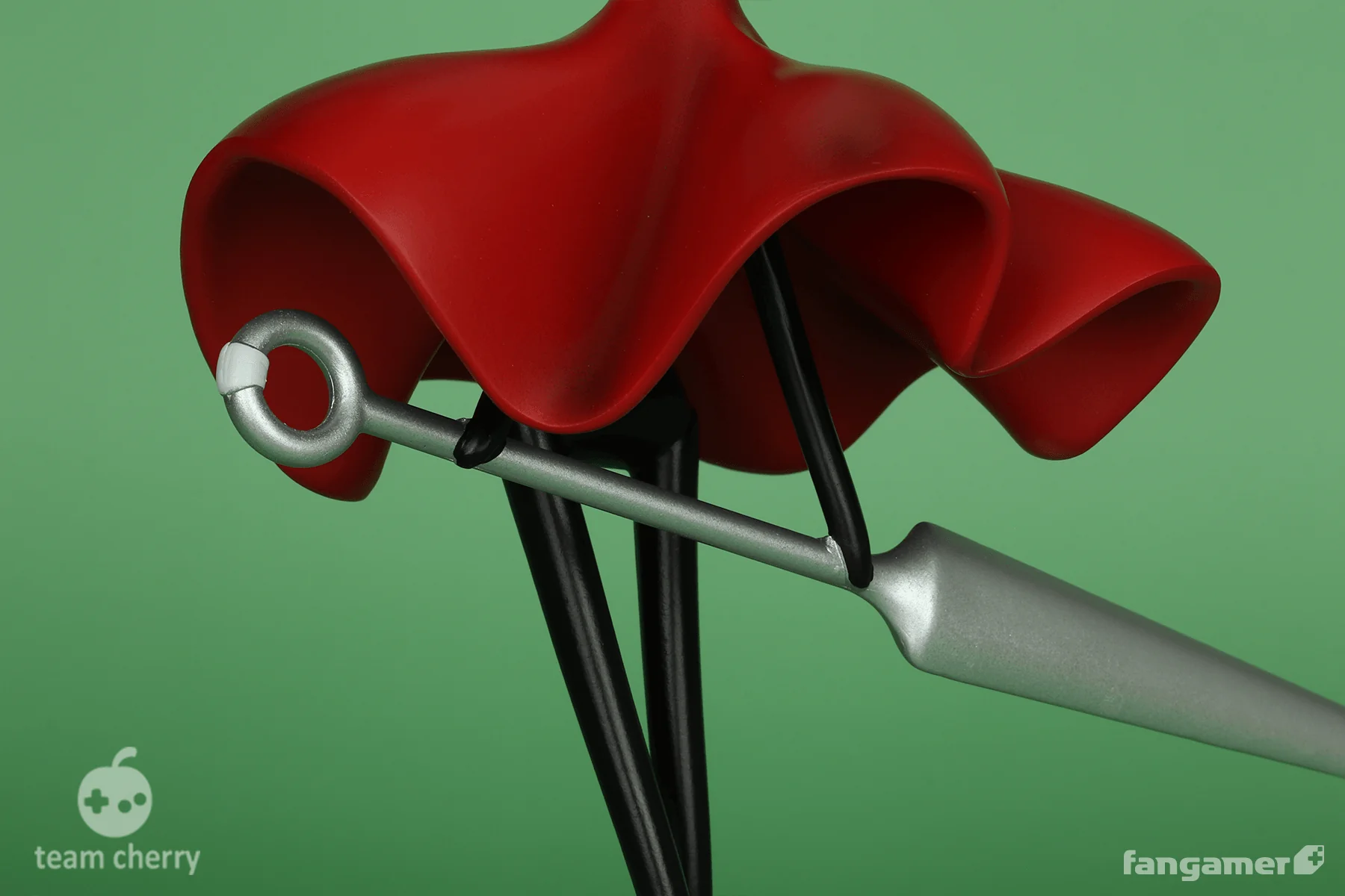 Hornet Resin Statue - Image 12