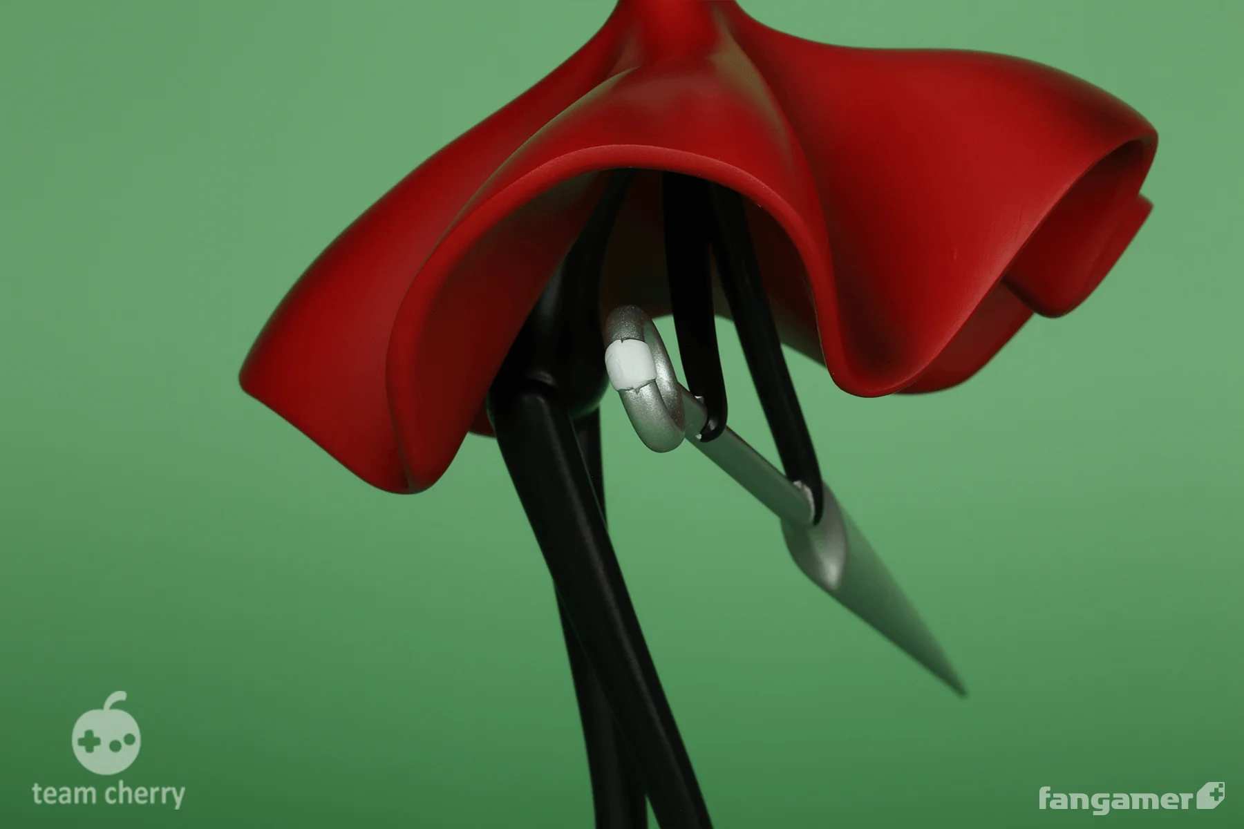 Hornet Resin Statue - Image 13